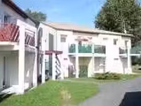 location meublée appartement 1 pièce 25 m² à la rochelle (17000), 560 €