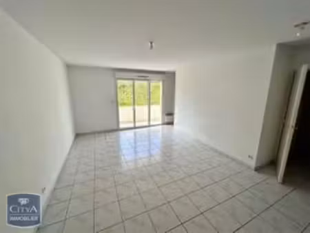 location appartement 2 pièces à bressuire (79300) : à louer 2 pièces / 48m² bressuire