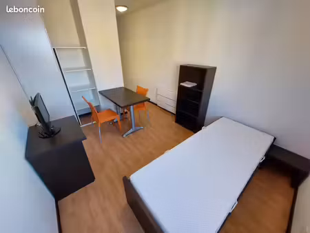 studio de 16 m2 - meublé, climatisé, parking et facile d'accès