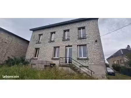 location maison mitoyenne givry-sur-aisne 08 avec grande cour intérieure, 4+/-5 chambres, 