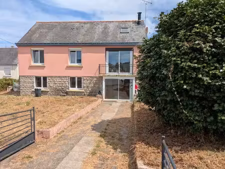 ploerdut maison en rez de chaussée surélevé de 6 pièces de 130m² environ parcelle clôturée