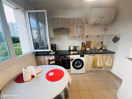 gratte ciel 35 m2 f1 proximité métro