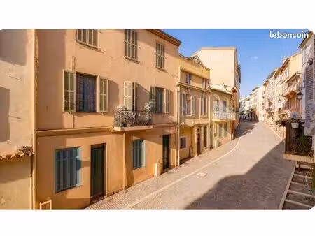 appartement avec terrasse – le suquet cannes – plage & palais à 5 min – sans frais d’agenc