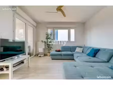 t4 80 m² – vue mer – terrasse 19 m² – parking – euroméditerranée