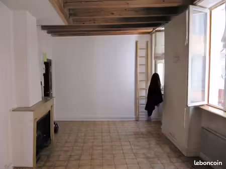 vieux lyon, joli studio de 26m²à proximité métro