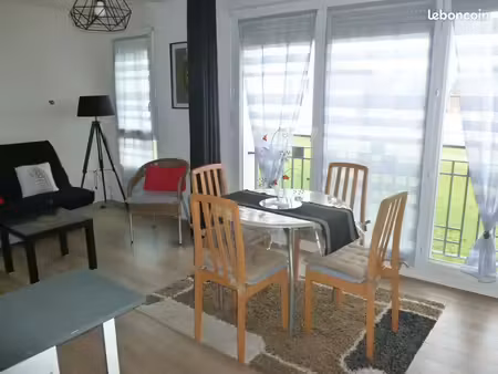 location studio meublé