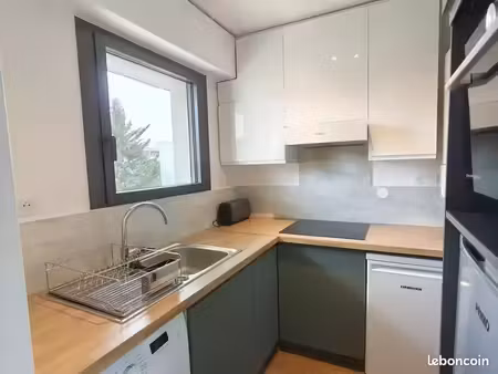 joli studio meublé