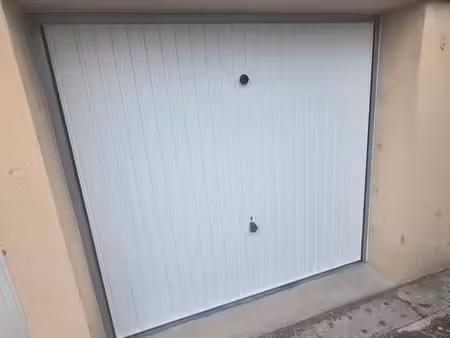 garage/ box rangement 26m2