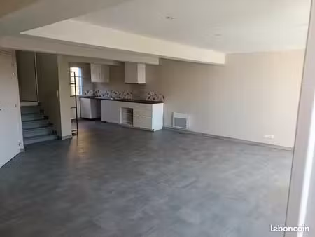 superbe appartement t4 coeur de village, proche toutes commodités