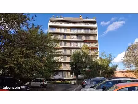 place de stationnement dans résidence