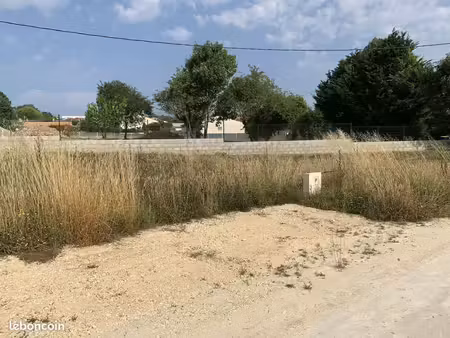 terrain à bâtir de 180 m2 au prix de 63000 à meschers-sur-gironde (17)