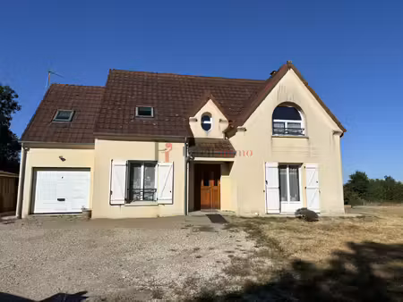 maison contemporaine avec vie de plain-pied, sur 1 hectare d