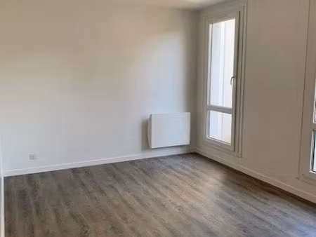 location appartement 1 pièce 35.42 m² à noisy-le-grand (93160), 716 €