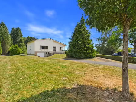 villa 4 façades plain-pied, en retrait sur 46 ares à fouches