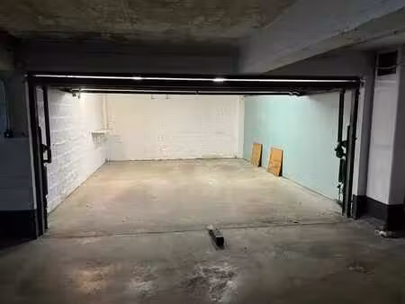 garage à vendre à etterbeek - 1040