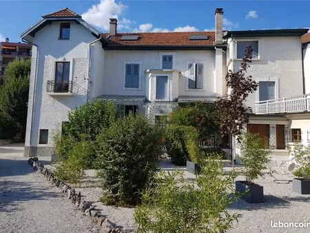 studio dans maison à 200m du lac
