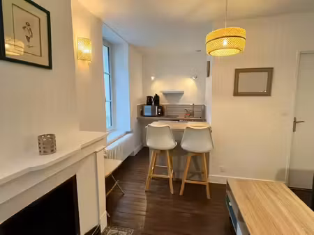 f2 entièrement rénové et meublé tout confort centre ville orleans