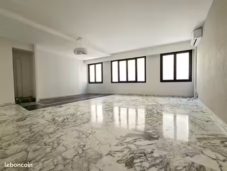 local 81 m² cannes