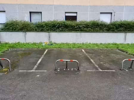 places de stationnement privée , parking , valenciennes centre mieux que l'immeuble de rap