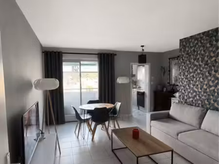 t2 à carnac-ville, meublé, avec parking, disponible de septembre à mai