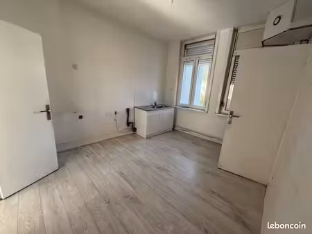immeuble 12 pièces 153 m²