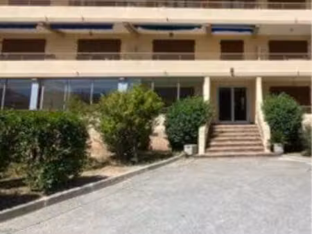 appartement 3 pièces 63m2 ascenseur + grande terrasse centre ville