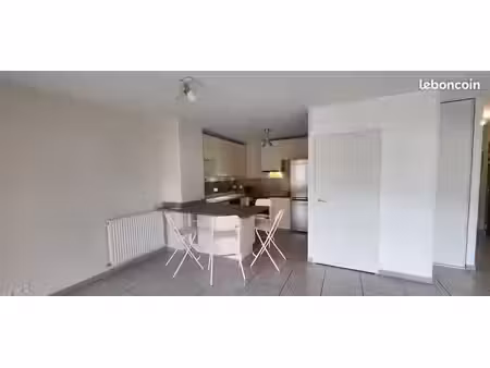 t4 meublé lumineux – 81 m² – chambéry centre stade