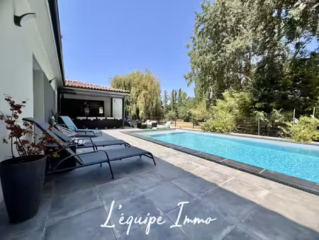 contemporaine plain pied 154m2 sur 935m2 de terrain