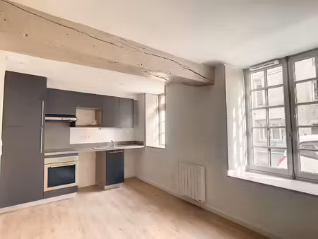 caen -rue caponière -f2 de 46.95 m² avec stationnement !