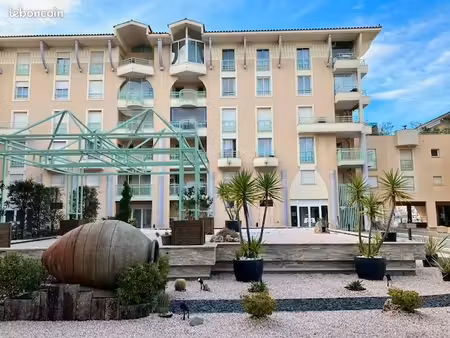 location meublée t2 port fréjus de septembre à juin étudiant ou salarié en contrat mobilit