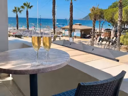 appartement t1 meublé avec terrasse en bord de mer les sablettes la seyne sur mer