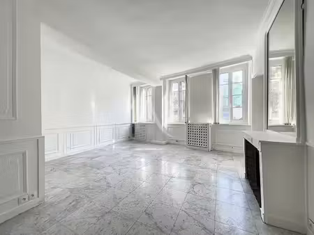 maison de ville 6 pièces de 102.02 m² - centre-ville de saint-germain-en-laye
