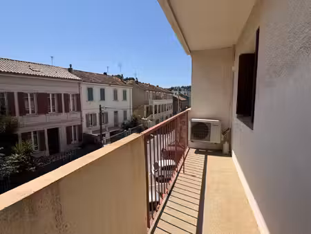 la seyne-sur-mer local professionnel 67 m2 avec 2 salles d