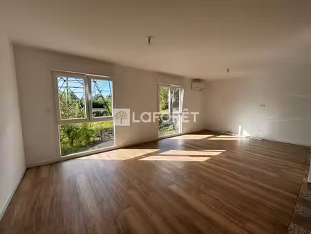 plain pied individuel sur sous-sol complet avec grand jardin