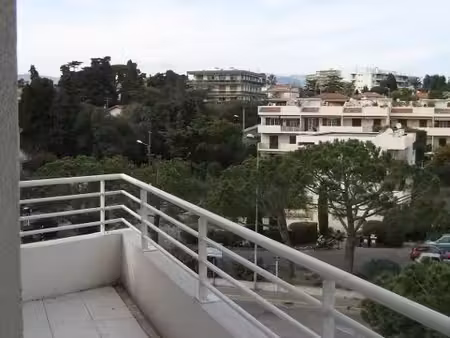 deux pièces de 45m² avec terrasse de 10m²