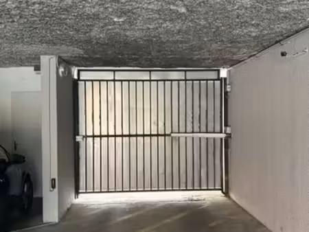 place de parking – résidence sécurisée - barrière de bayonne