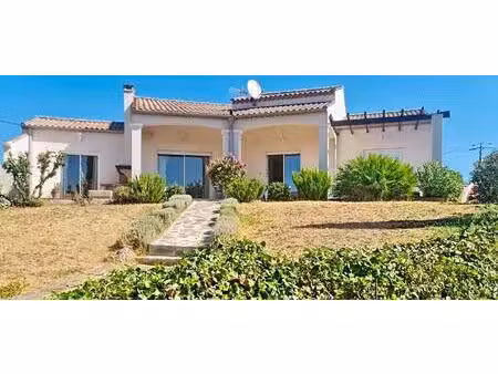 jolie villa de plain-pied de 147m² avec garage et vue dégagée
