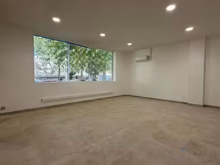 à vendre local commercial 78 m2 rénové centre-ville sain