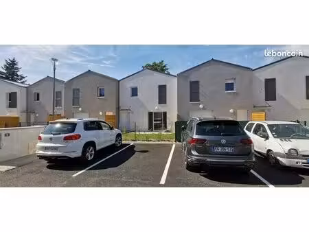 loue pavillon t4 de 84 m2 dans résidence sécurisé