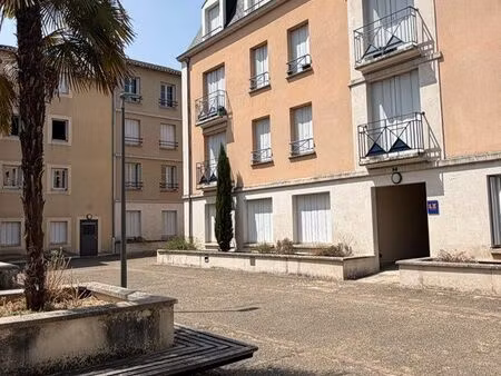 studio avec parking clos des carmes