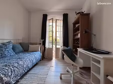 chambre meublée avec terrasse, très belles prestations