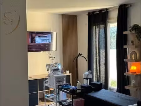 local 30m² à louer – institut beauté équipé