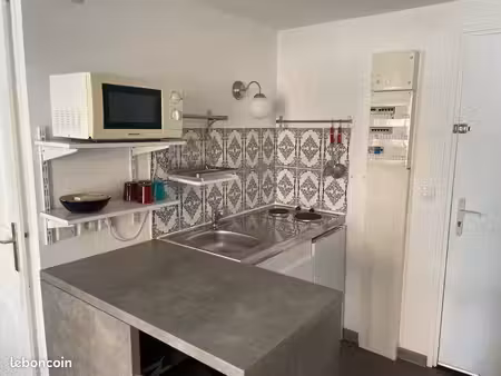 studio meublé 20m² climatisé - la côte-saint-andré - 400 + charges