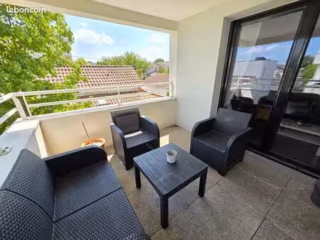 appartement t3 66,8m² - mérignac centre - 2 places de parking couvertes