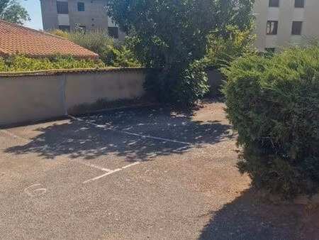 place de parking faculté