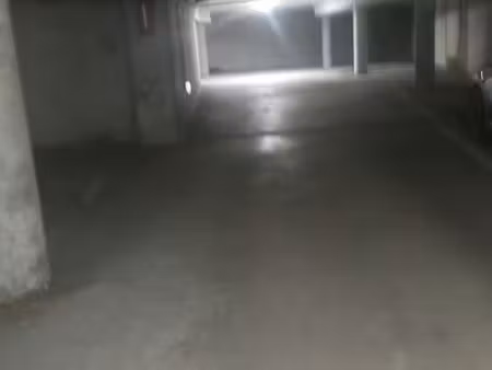 place de parking souterrain
