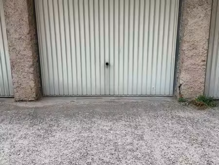 garage fermé 13 m²