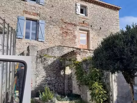 maison de village en pierre