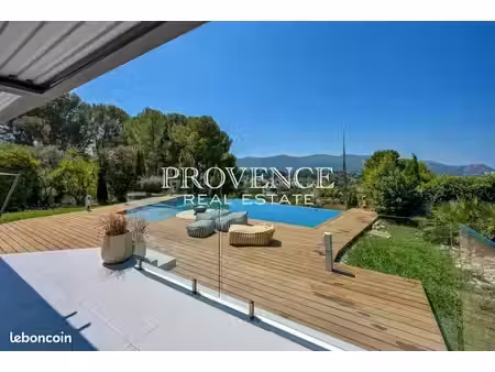 villa 6 pièces 225 m²