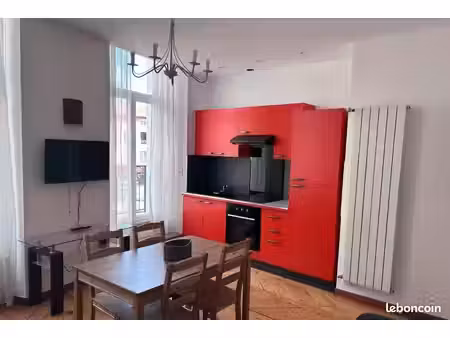 location t2 avec balcon puy en velay